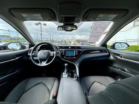 Used 2020 Toyota Camry LE FWD image 18