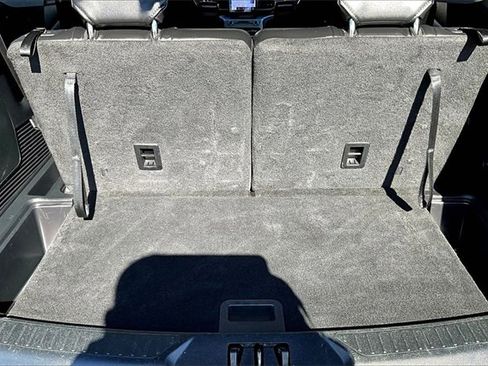 Used 2022 Ford Explorer XLT w/ Equipment Group 202A image 27