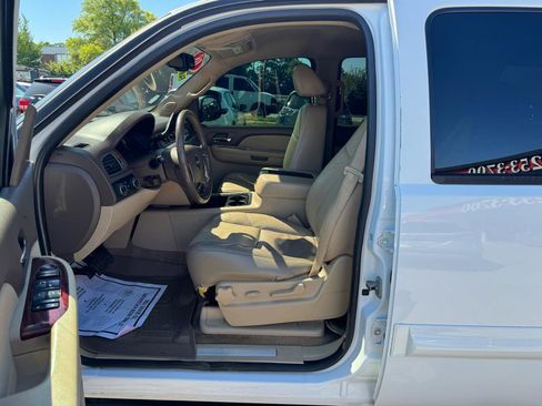 Used 2008 GMC Yukon SLT w/ SLT Preferred Equipment Group AWD/4WD image 12