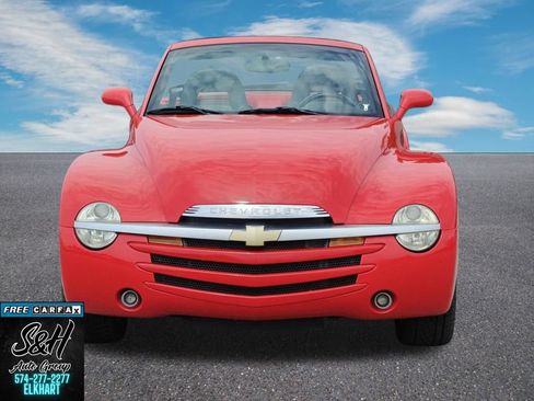 Used 2005 Chevrolet SSR w/ Preferred Equipment Group RWD image 10