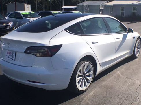 Used 2021 Tesla Model 3 Standard Range Plus image 8