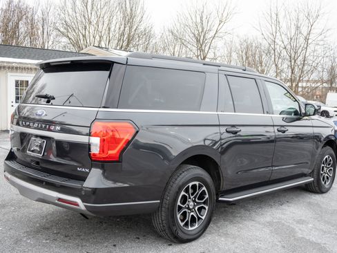 Used 2023 Ford Expedition Max XLT image 11