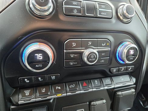 Used 2023 GMC Sierra 3500 Denali image 15