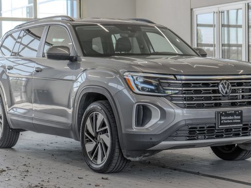 Used 2024 Volkswagen Atlas SE AWD/4WD image 21