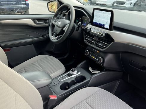 Used 2022 Ford Escape SE image 13