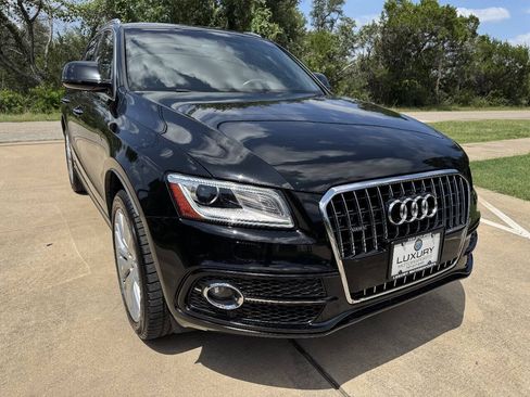 Used 2017 Audi Q5 2.0T Premium Plus w/ Technology Package AWD/4WD image 2