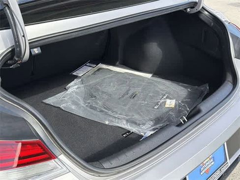 Certified 2025 Hyundai Elantra Limited image 27