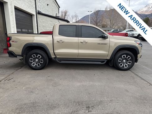 Used 2024 Chevrolet Colorado Z71 w/ Z71 Convenience Package 2 image 7