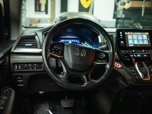 Used 2018 Honda Odyssey Touring image 16