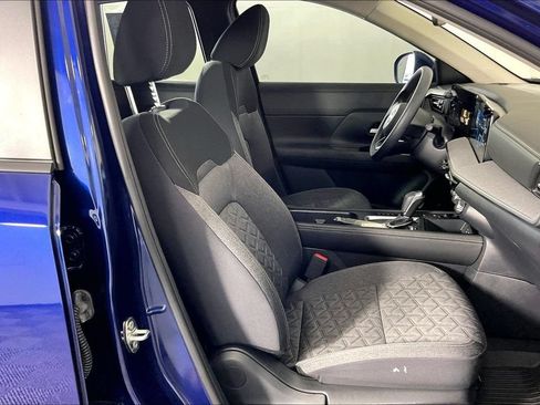 Certified 2025 Nissan Kicks SV w/ SV Premium Package AWD/4WD image 10