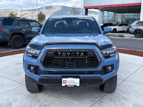Used 2019 Toyota Tacoma TRD Off-Road w/ TRD Premium Off Road Package AWD/4WD image 3