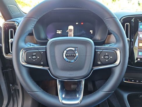 Used 2023 Volvo C40 P8 Recharge Ultimate image 10