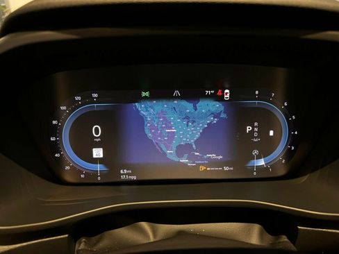 Used 2024 Volvo XC40 B5 Core image 18