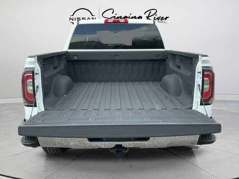 Used 2018 GMC Sierra 1500 SLT w/ SLT Premium Package AWD/4WD image 25