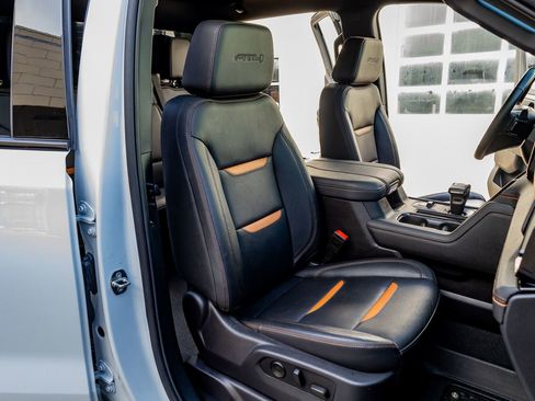 Used 2024 GMC Sierra 1500 AT4 w/ Technology Package image 29