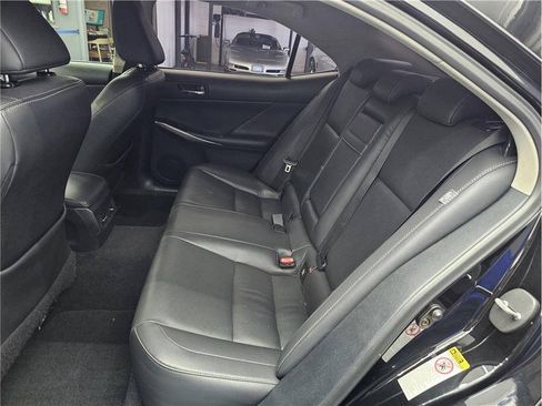 Used 2015 Lexus IS 250 RWD image 11
