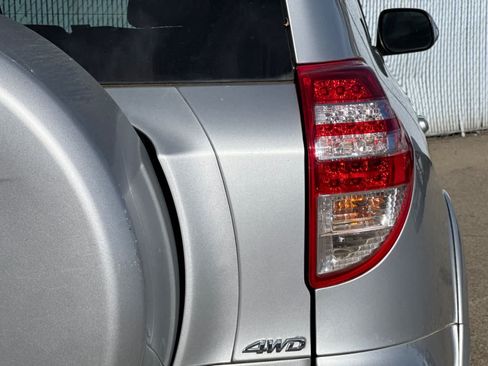 Used 2012 Toyota RAV4 Limited w/ Navigation Value Pkg AWD/4WD image 18