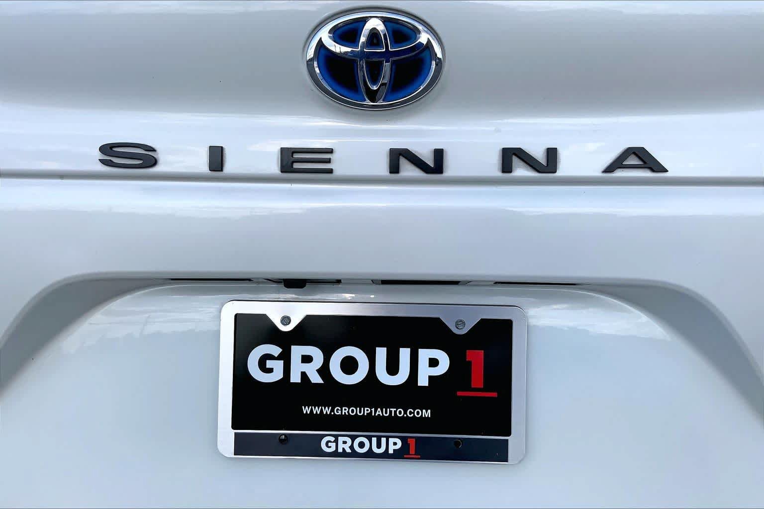 Used 2021 Toyota Sienna XLE w/ XLE Plus Package FWD image 30
