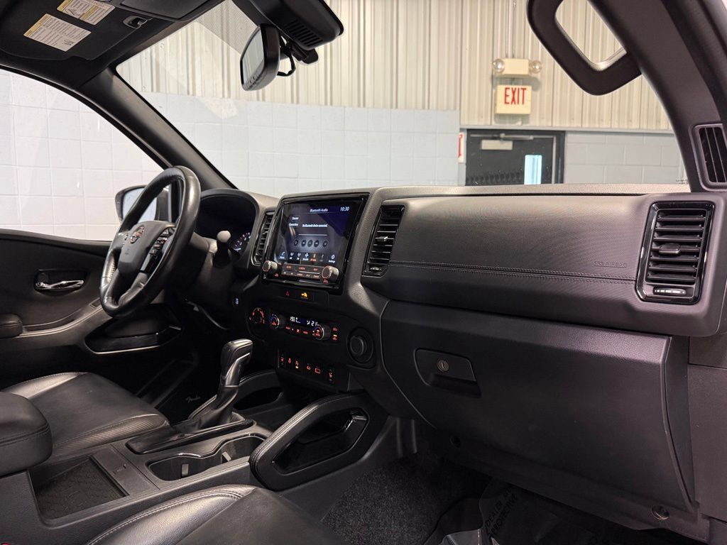 Used 2022 Nissan Frontier PRO-4X AWD/4WD image 21