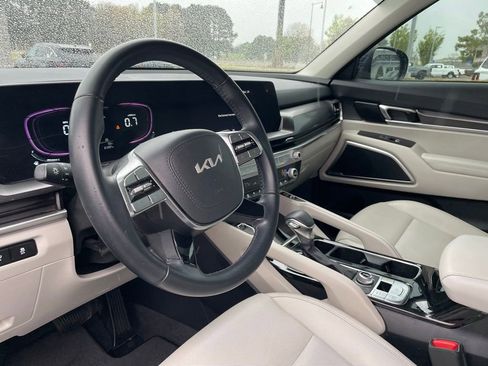 Used 2025 Kia Telluride S image 10