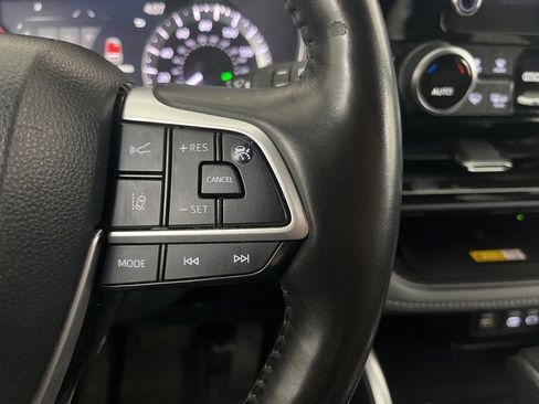 Used 2023 Toyota Highlander XSE AWD/4WD image 63