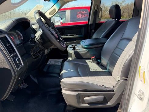 Used 2022 RAM 1500 Tradesman w/ Chrome Appearance Group image 11