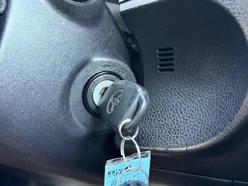 Used 2019 Toyota Corolla LE FWD image 26
