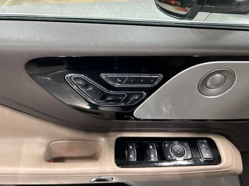 Used 2022 Lincoln Aviator Reserve w/ Equipment Group 201A AWD/4WD image 14