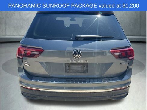 Used 2024 Volkswagen Tiguan SE w/ Panoramic Sunroof Package AWD/4WD image 4