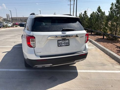 Used 2024 Ford Explorer XLT w/ Equipment Group 202A RWD image 10