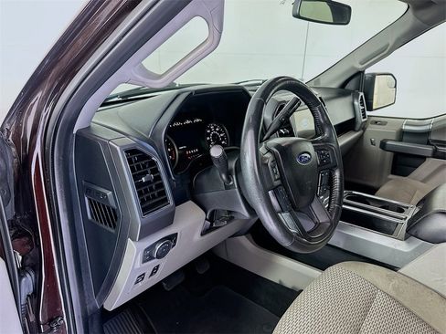 Used 2018 Ford F150 XLT w/ Equipment Group 302A Luxury image 9