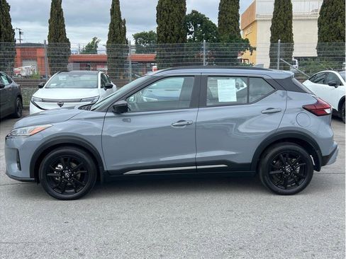 Used 2023 Nissan Kicks SR w/ SR Premium Package FWD image 7