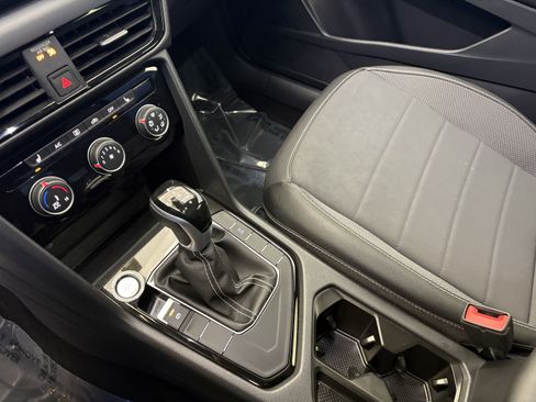 Used 2023 Volkswagen Taos SE image 21