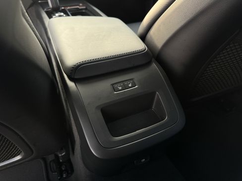 Used 2025 Volvo V60 B5 Cross Country Plus image 29