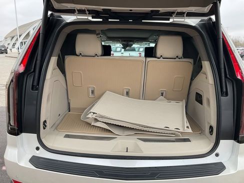 Certified 2024 Cadillac Escalade Sport Platinum image 19