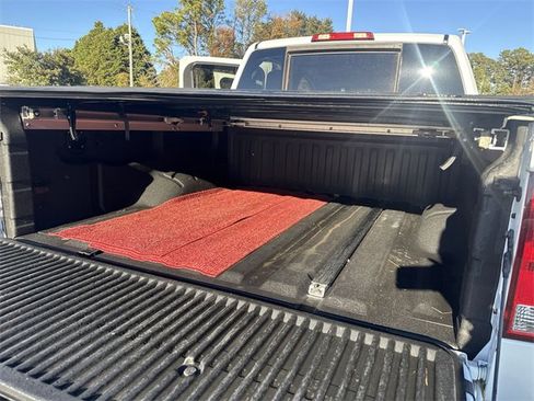 Used 2013 Nissan Titan SL w/ Moonroof Pkg image 12