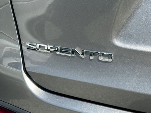 Used 2016 Kia Sorento LX w/ LX Convenience Package FWD image 13