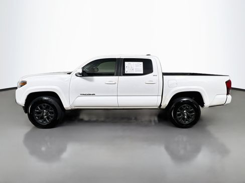 Used 2022 Toyota Tacoma SR5 w/ Technology Package RWD image 9