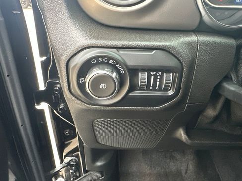 Used 2019 Jeep Wrangler Unlimited Sport S AWD/4WD image 13
