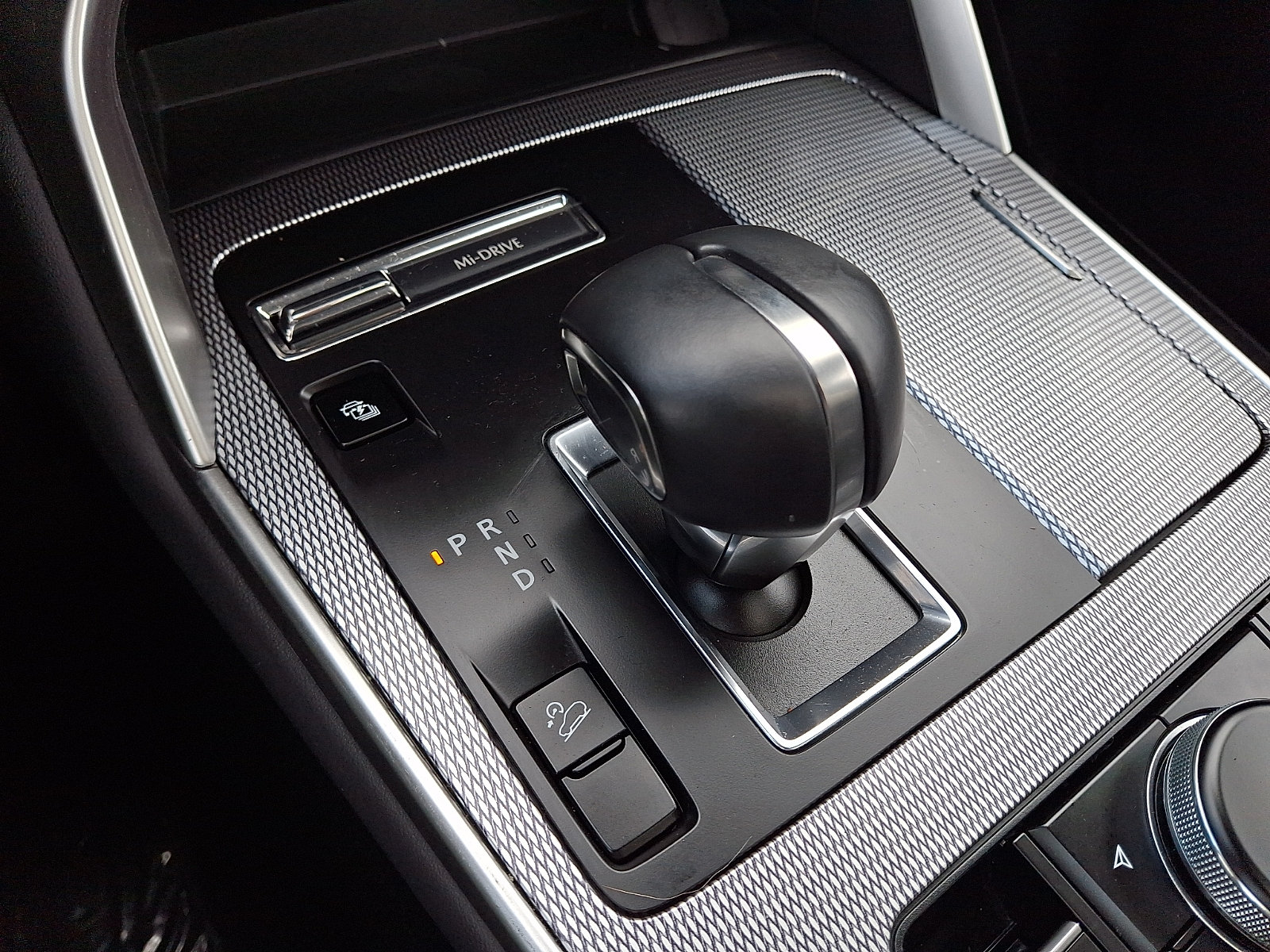 Certified 2024 MAZDA CX-90 Plug-In Hybrid w/ Premium Pkg AWD/4WD image 19