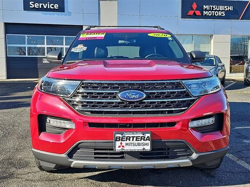 Used 2020 Ford Explorer XLT w/ Equipment Group 202A image 2