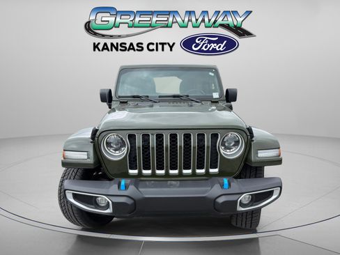 Used 2023 Jeep Wrangler Unlimited Sahara w/ Cold Weather Group AWD/4WD image 2