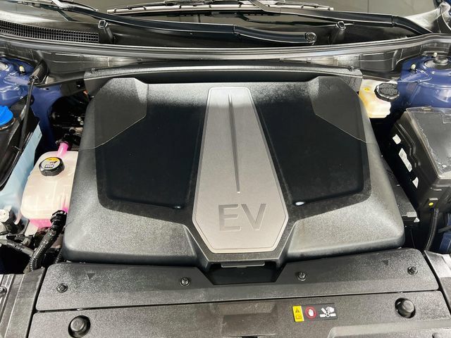 Certified 2024 Kia EV6 Wind w/ Wind Technology Package RWD image 34