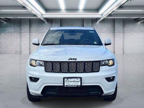 Used 2022 Jeep Grand Cherokee Laredo X AWD/4WD image 2