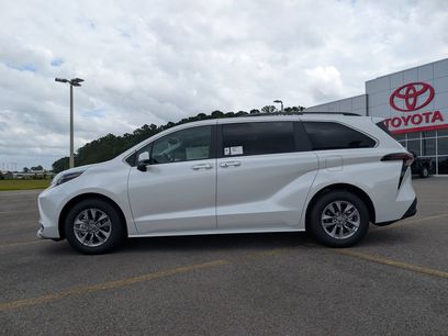 New 2026 Toyota Sienna XLE