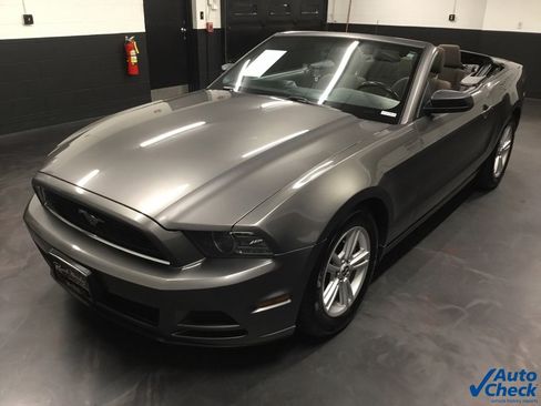 Used 2014 Ford Mustang Convertible image 6