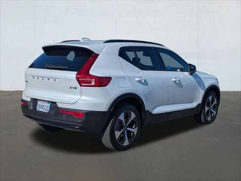 Used 2026 Volvo XC40 B5 Plus w/ Protection Package Premier AWD/4WD image 5