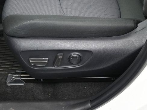 Certified 2025 Toyota RAV4 XLE image 28