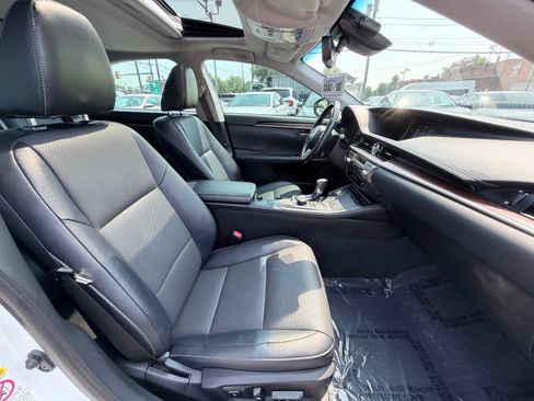 Used 2018 Lexus ES 350 w/ Premier Package FWD image 23