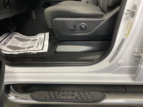 Used 2019 RAM 1500 Big Horn image 12